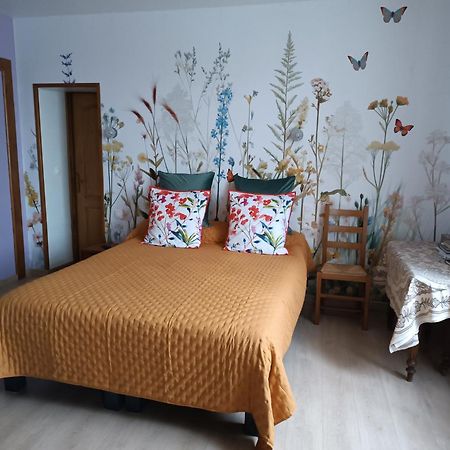 Moeuvres Au Coeur De L'Enclave Bed & Breakfast エクステリア 写真