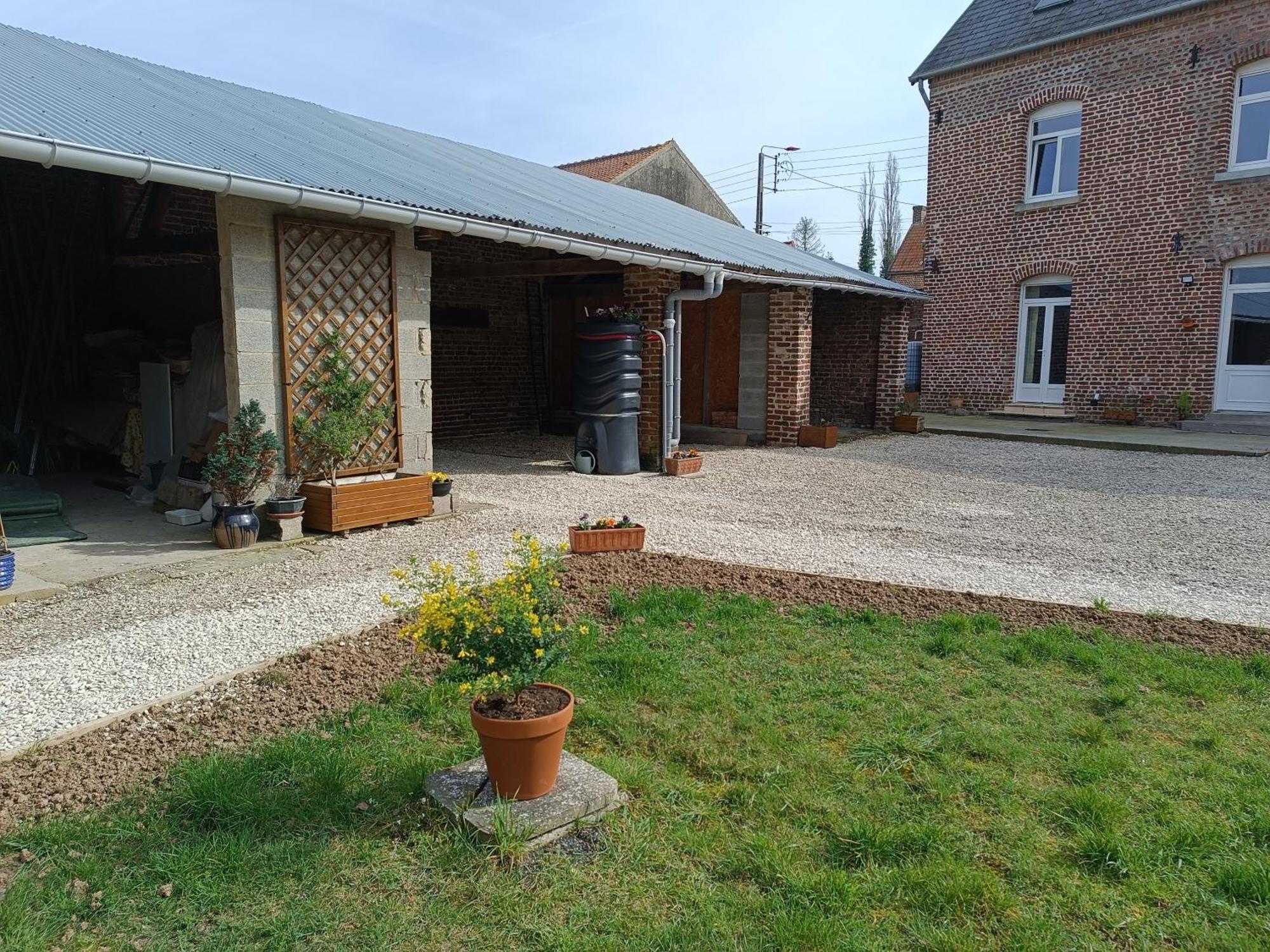 Moeuvres Au Coeur De L'Enclave Bed & Breakfast エクステリア 写真