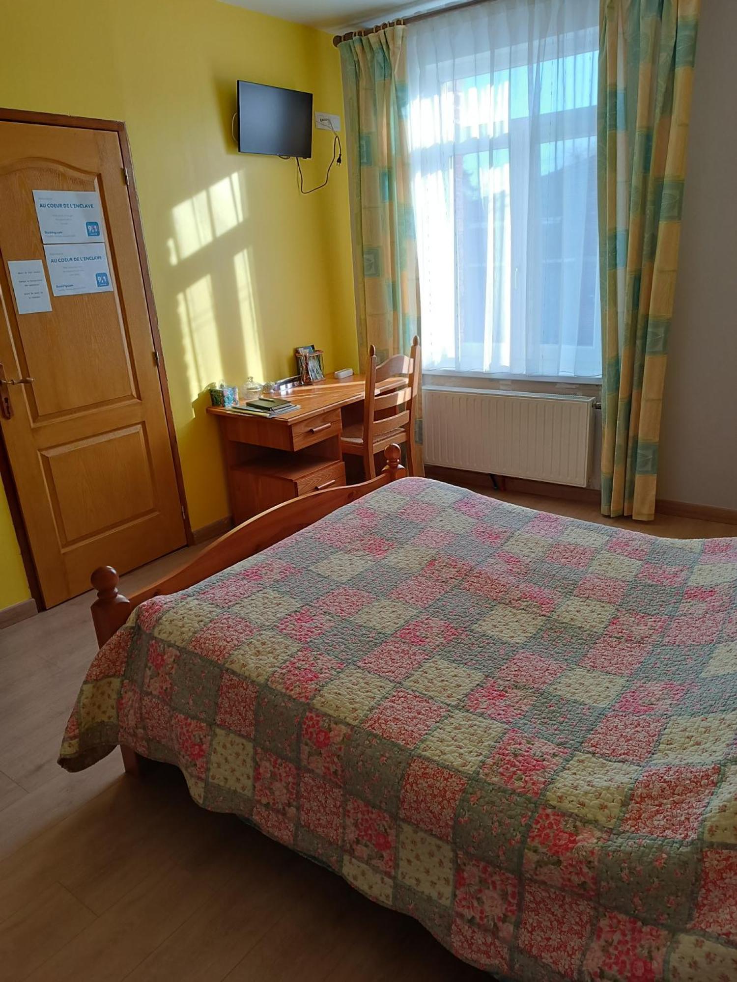 Moeuvres Au Coeur De L'Enclave Bed & Breakfast エクステリア 写真